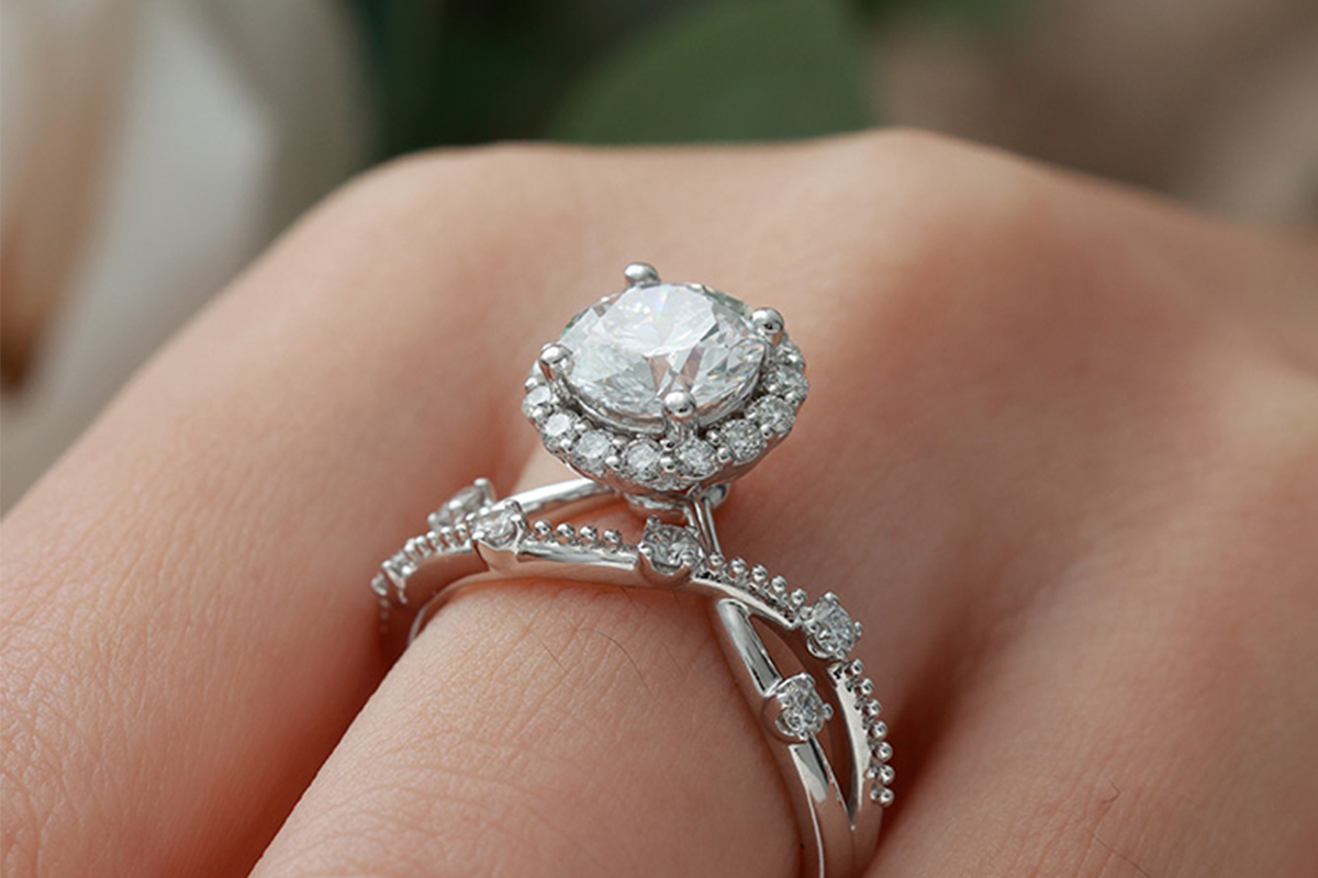 Top 5 Trending Diamond Jewelry Pieces of 2024 You Need to Know About at Lightmark