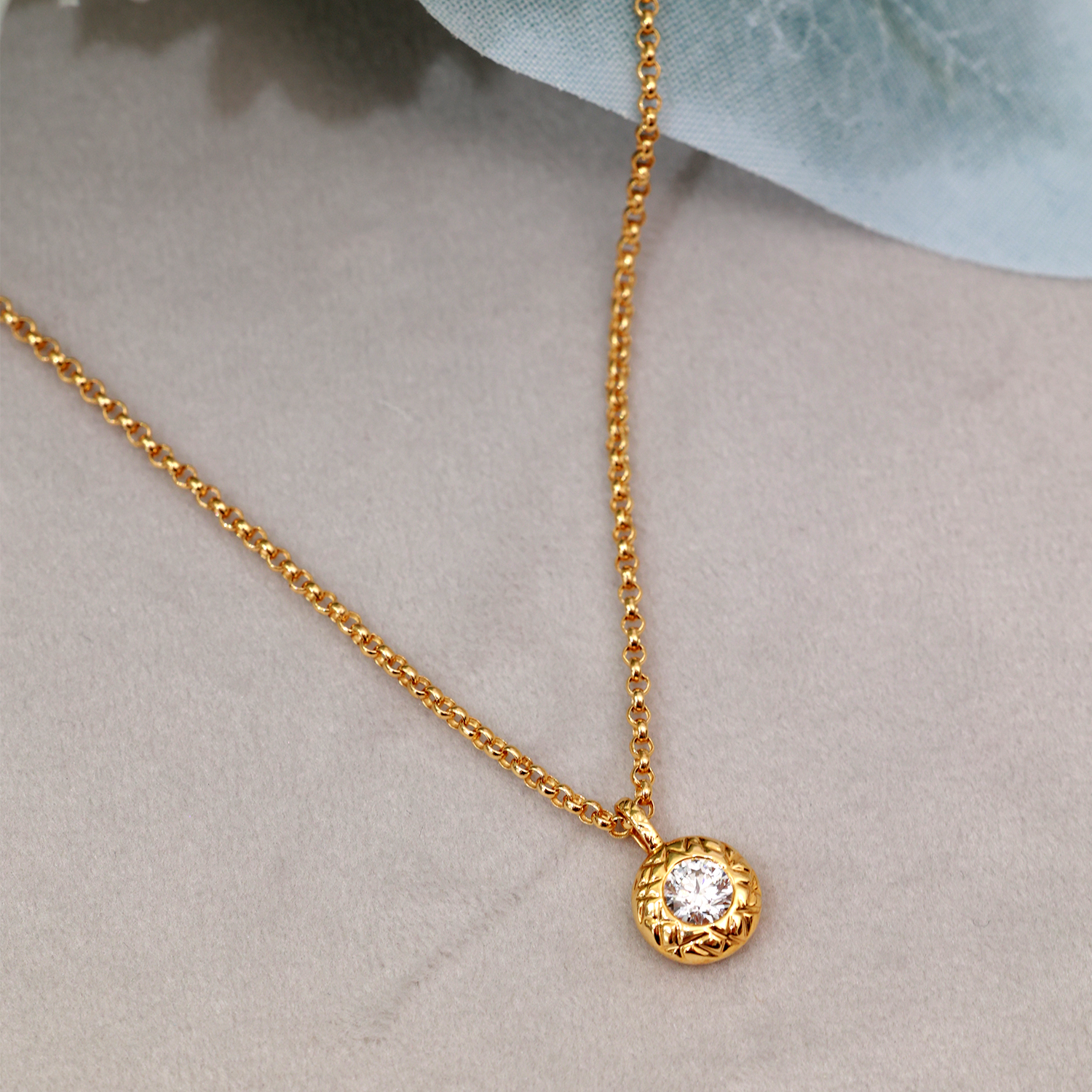Bold Bezel Set Round Cut Lab Grown Diamond Necklace in 18k Gold  (0.2 Ct Tw)