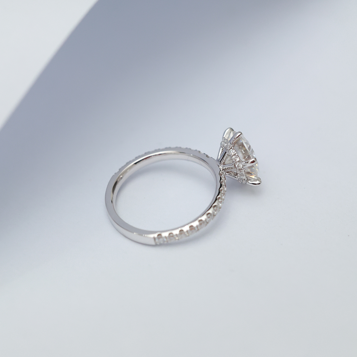 IGI Certificated 3 Carat Round Cut Lab Grown Diamond Engagement Ring In 18k White Gold (3.5 Ct. Tw)