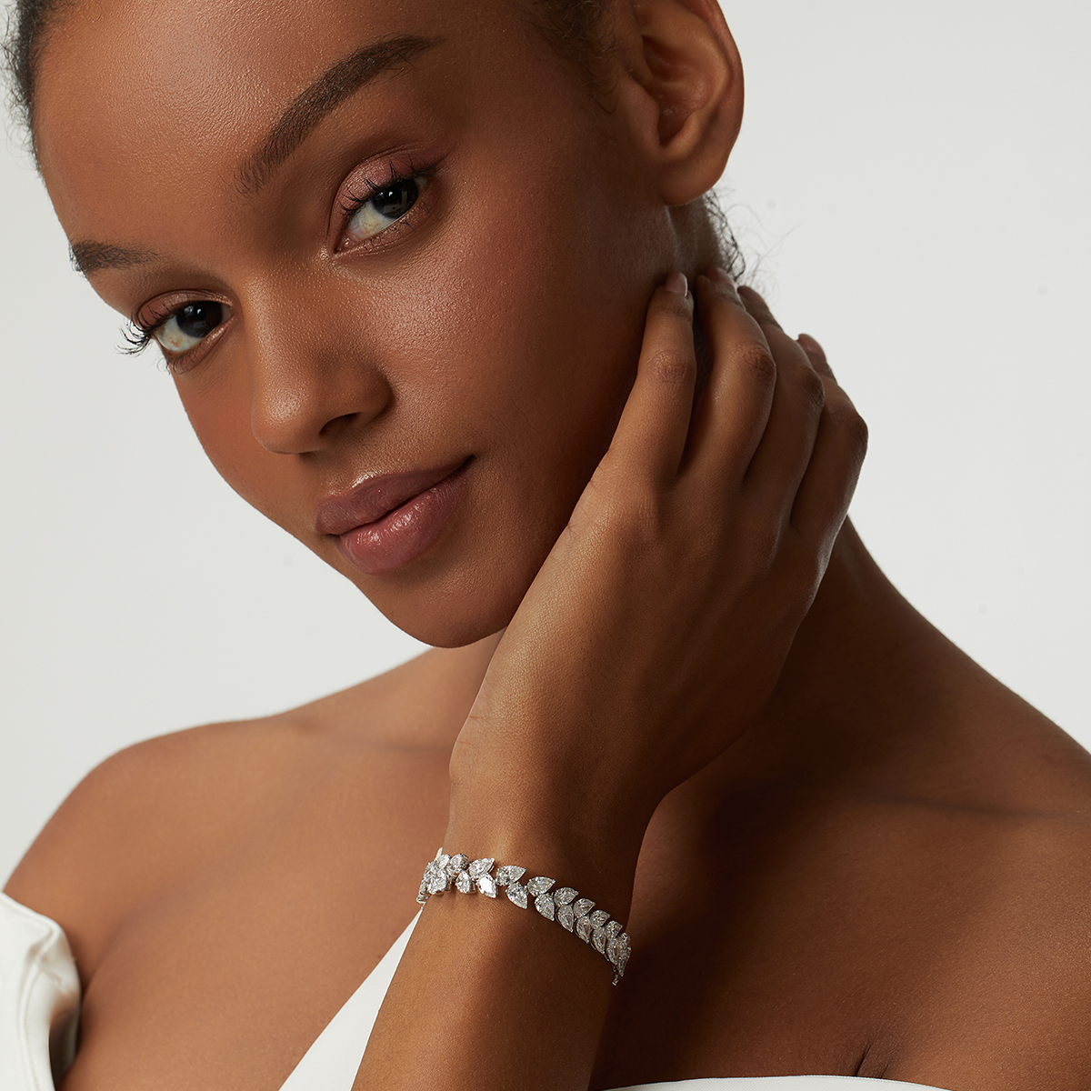 21.6 Carat Total Weight Pear Cut Lab grown Diamond Wreath and Leaf Garland Bracelet-Light Mark