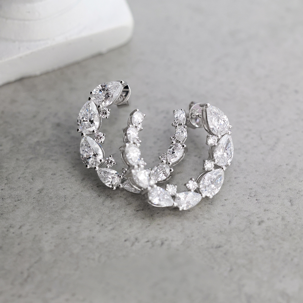 Earrings in 18k white Gold