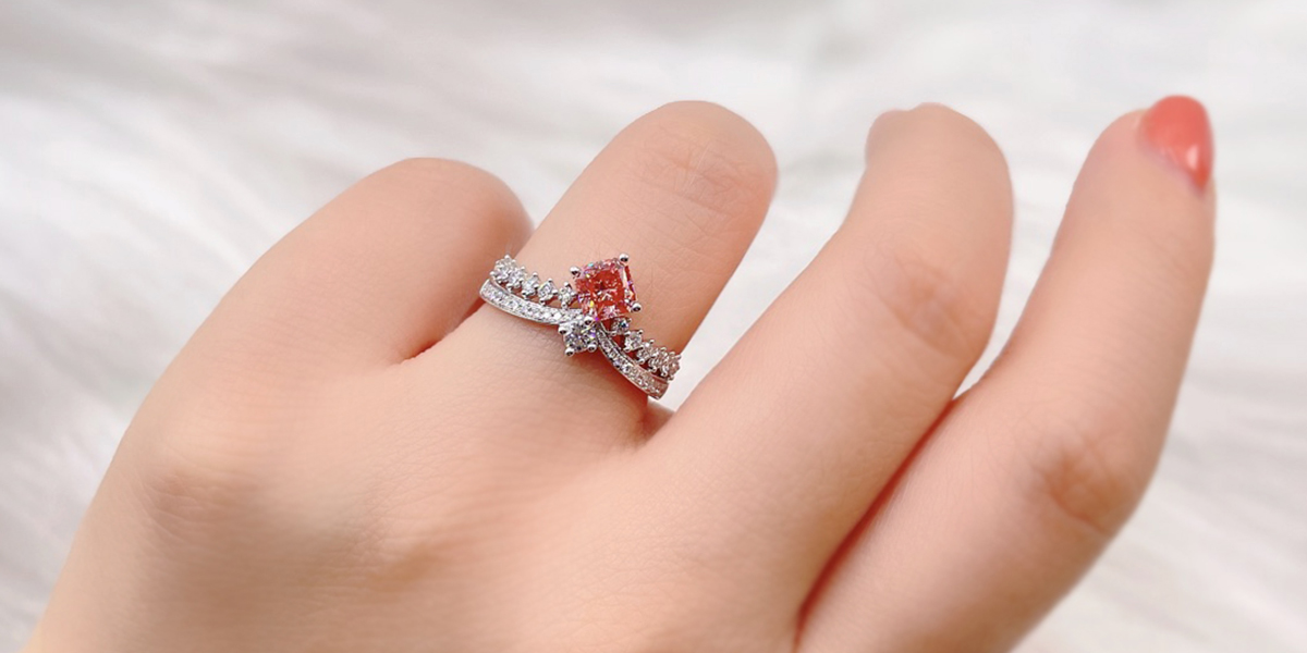 Unveiling the Romance: Floral-Inspired Diamond Jewelry