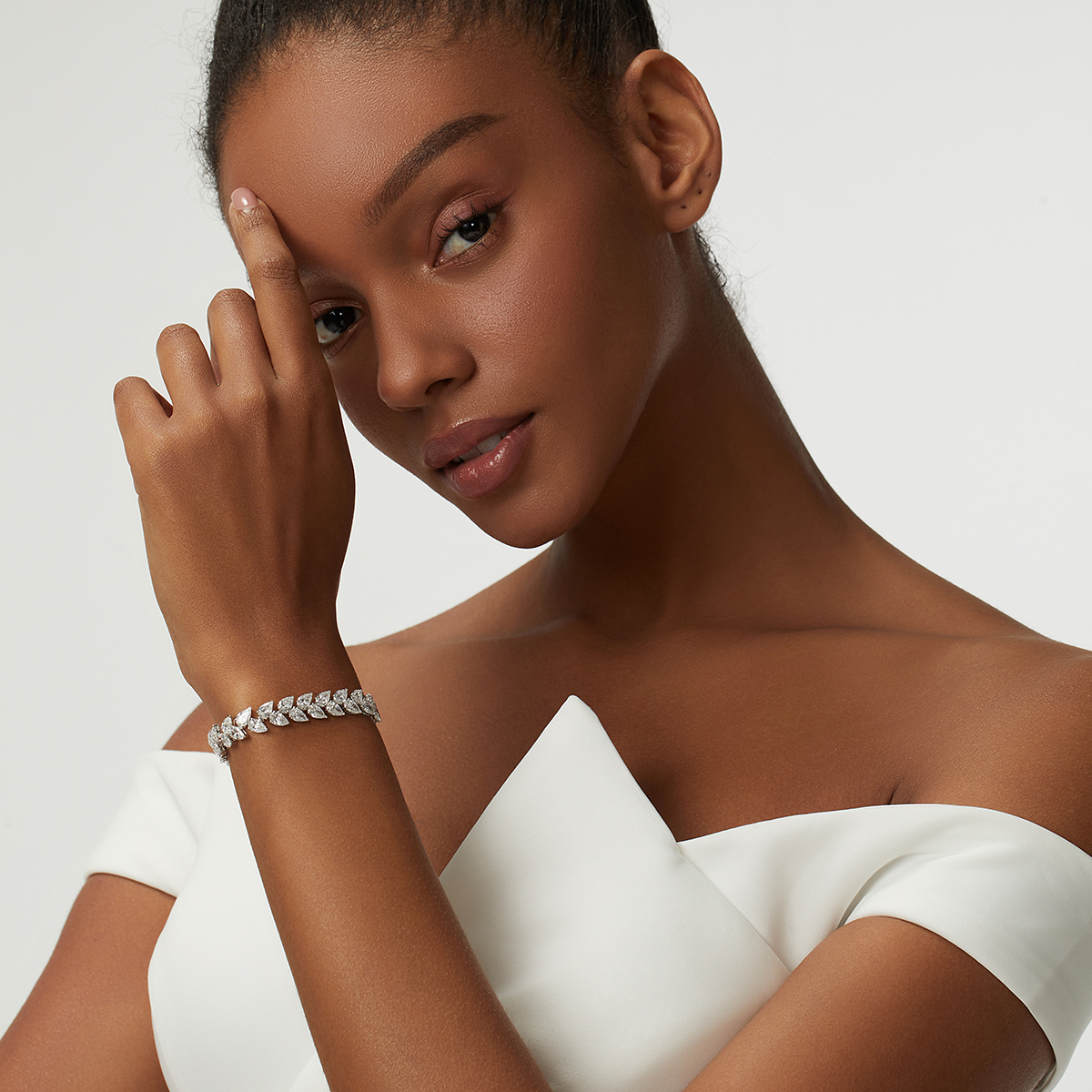 21.6 Carat Total Weight Pear Cut Lab grown Diamond Wreath and Leaf Garland Bracelet-Light Mark