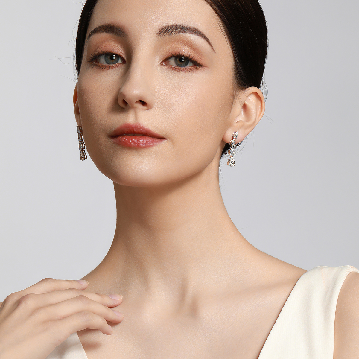 6.7 Total Carat Weight Elegant Pear Cut Lab Grown Diamond Drop Earring In 18k White Gold