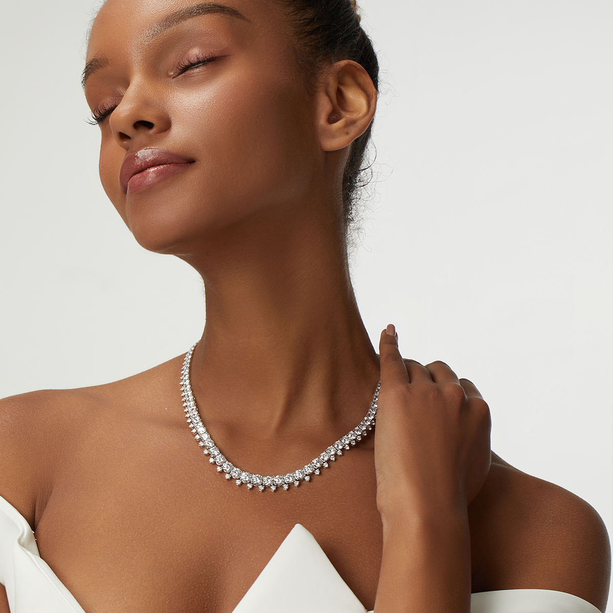 34 Carat Total Weight Graduated Round Cut Lab Grown Diamond Riviera Necklace in 18k White Gold