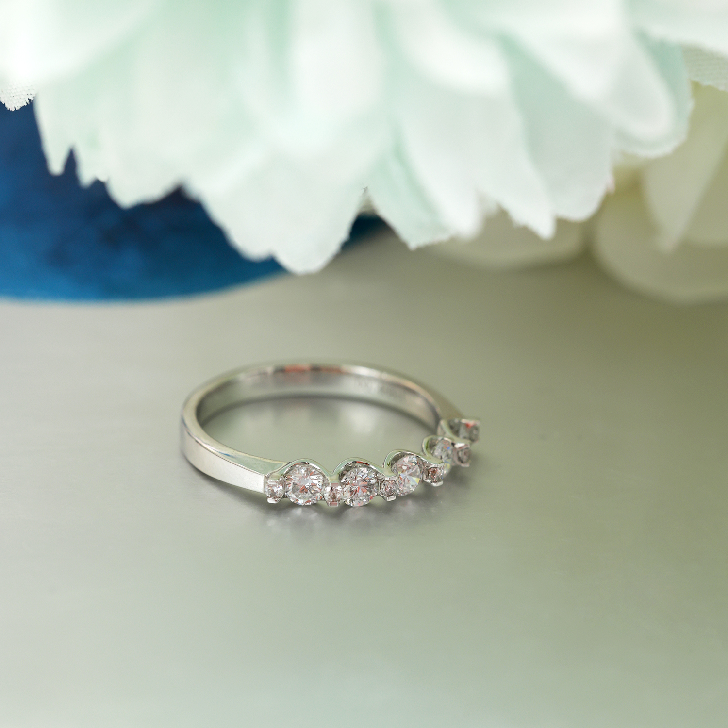 11 Stone Lab Grown Diamond Floating Arches Anniversary Ring in 18k Gold ( 0.4 Ct Tw)