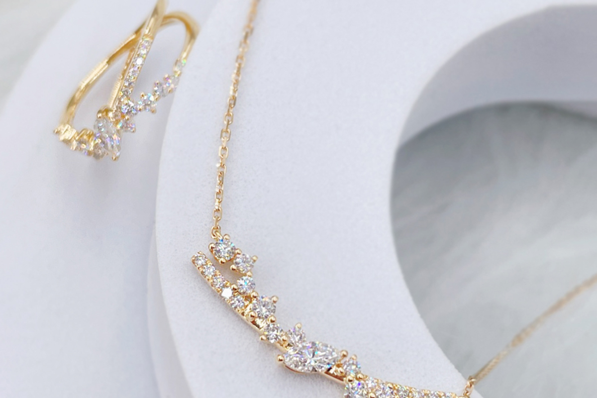 the sun dips below the horizon, casting a warm glow on the sky, and there you are, stealing the spotlight with your dazzling smile and shimmering adornments. Step into our world of sunset elegance as we unveil the secrets to shining at your next soirée wi