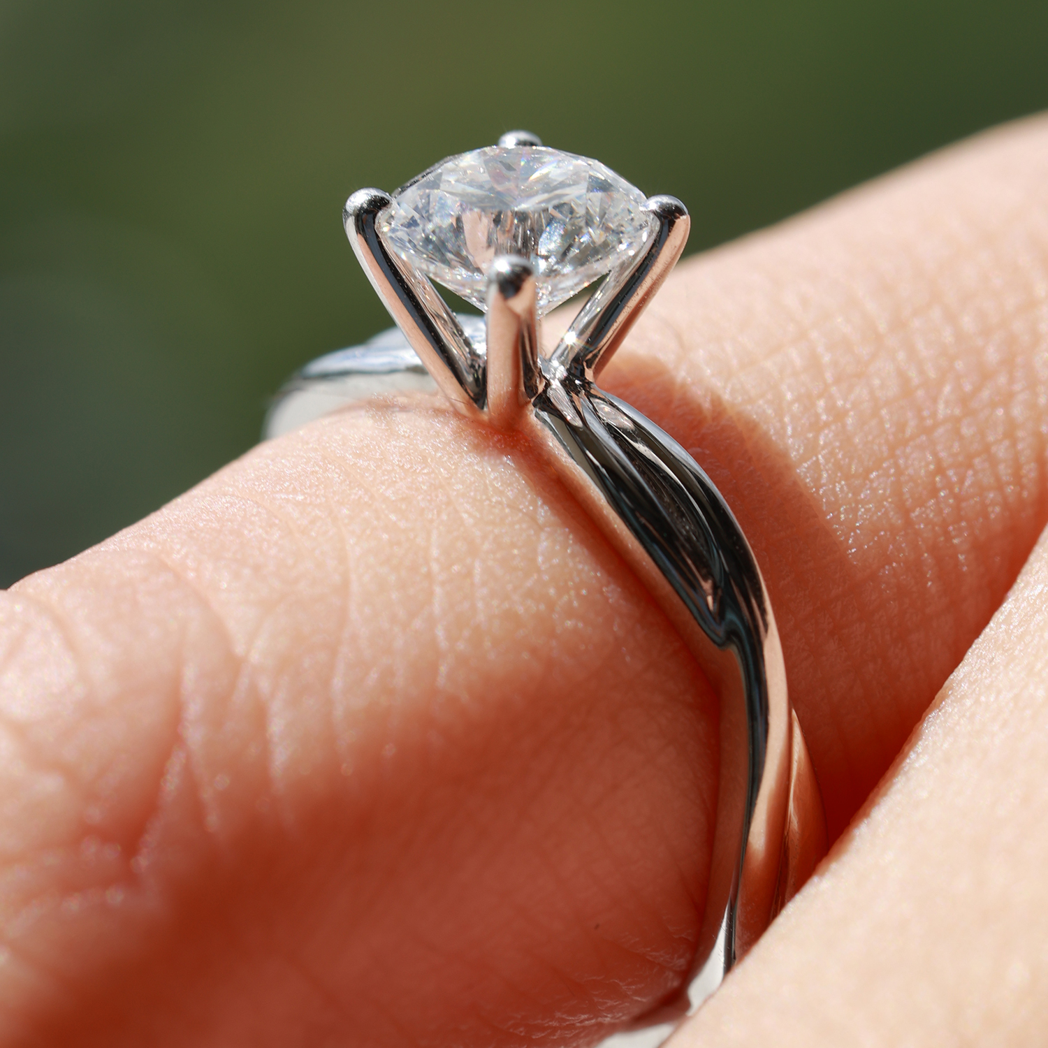 1 Carat Round Cut Lab Grown Diamond Twist Comfort Fit Solitaire Engagement Ring