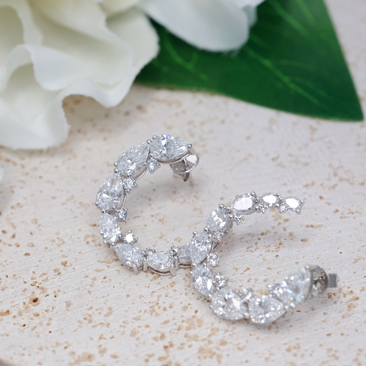 Earrings in 18k white Gold