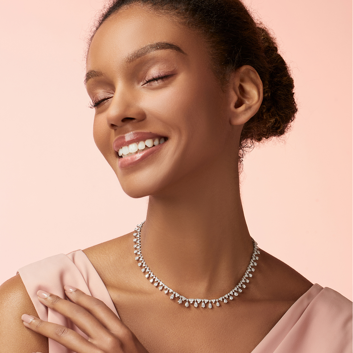  9 Carat Total Weight Mixed Cut Graduating Lab Grown Diamond Dangle Necklace in 18k White Gold