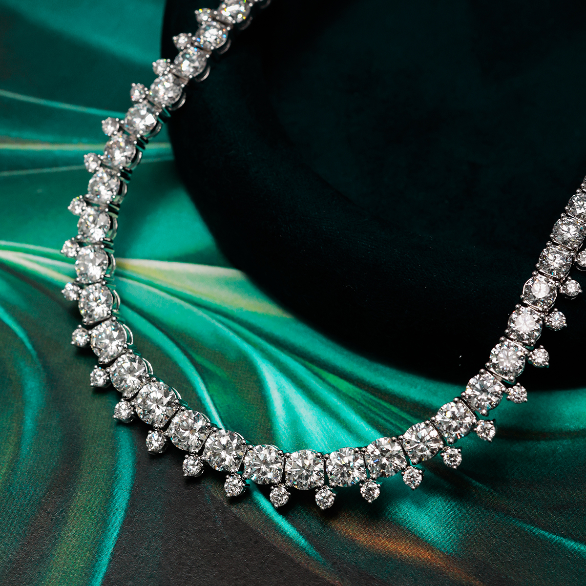 34 Carat Total Weight Graduated Round Cut Lab Grown Diamond Riviera Necklace in 18k White Gold