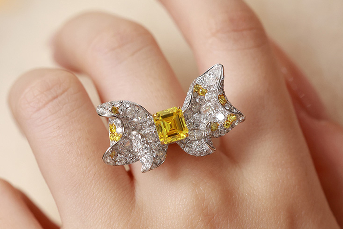 How to Select a Diamond Ring Based on Skin Tone