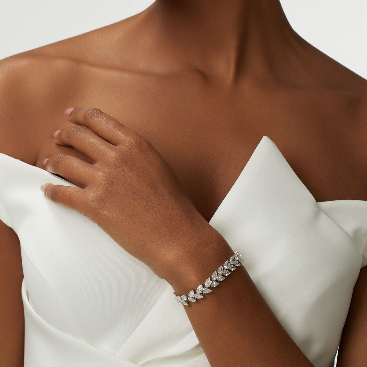 21.6 Carat Total Weight Pear Cut Lab grown Diamond Wreath and Leaf Garland Bracelet-Light Mark