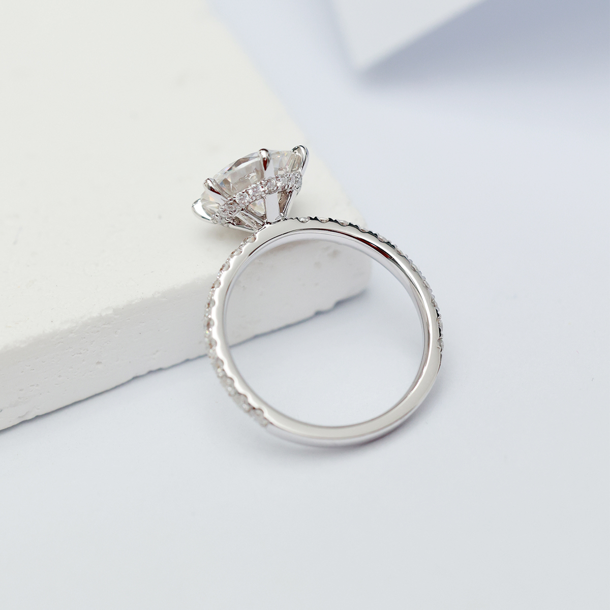 IGI Certificated 3 Carat Round Cut Lab Grown Diamond Engagement Ring In 18k White Gold (3.5 Ct. Tw)