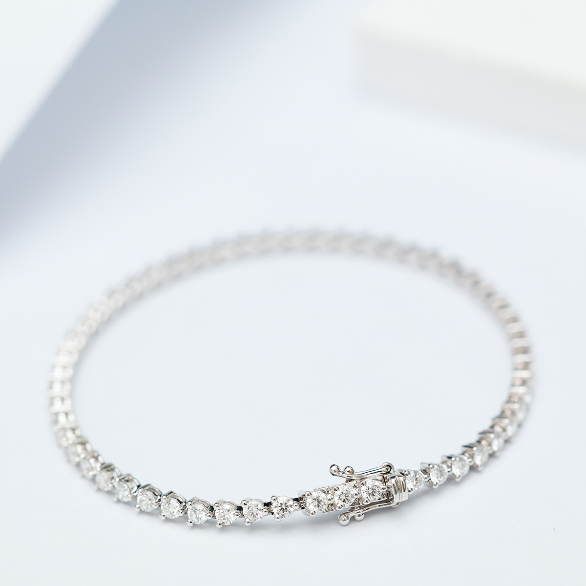 2.4 Carat Total Weight Brilliant Round Cut Lab Grown Diamond Tennis Bracelet-Light Mark