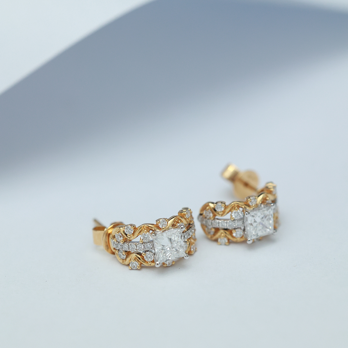 1.4 Total Carat Winding Ivy Princess Cut Lab Grown Diamond Two Tone Stud Earrings in 18k Yellow Gold