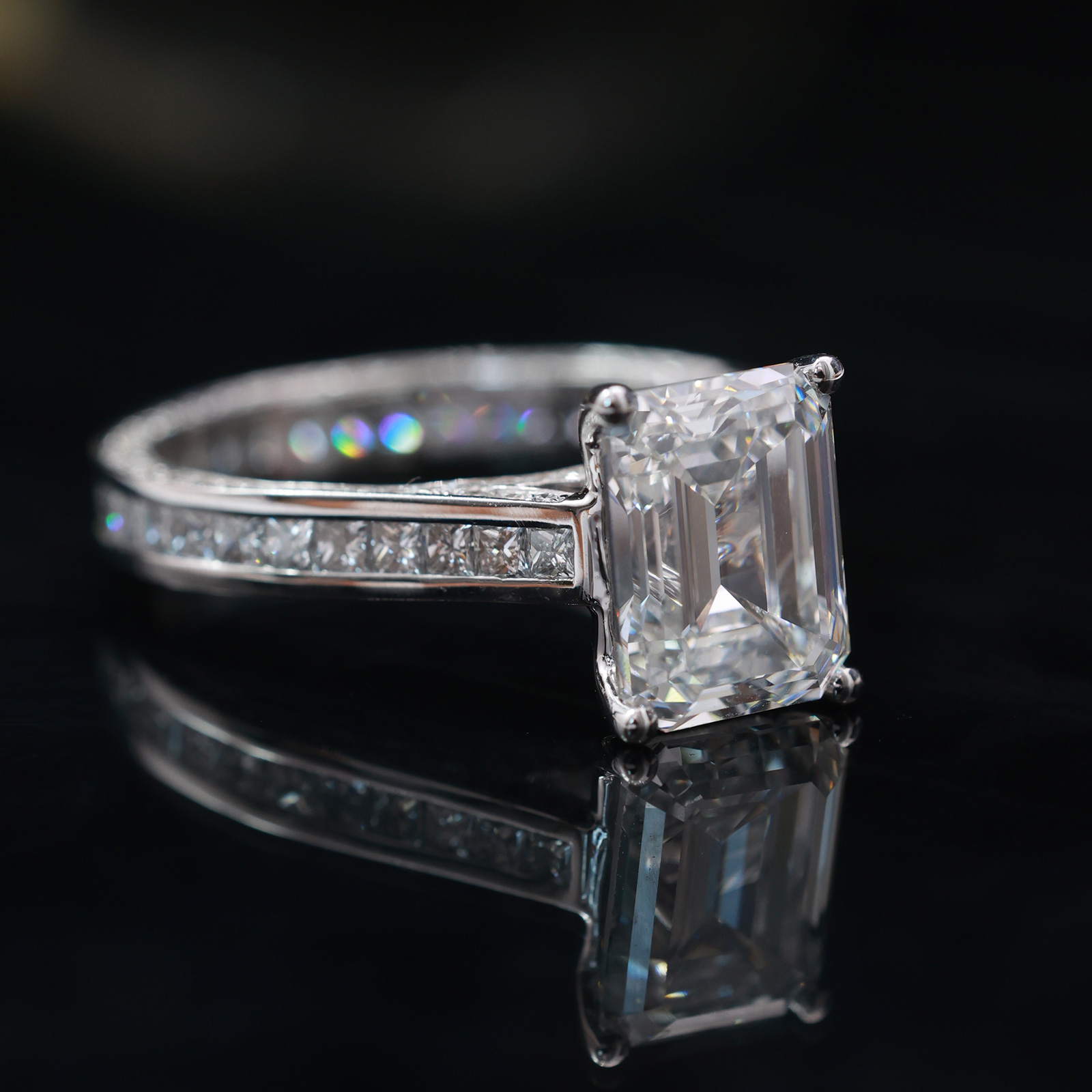 IGI Certificated 3 Ct. Oval Cut Three Stone Lab Grown Diamond Engagement Ring (4.9 Ct. tw.)