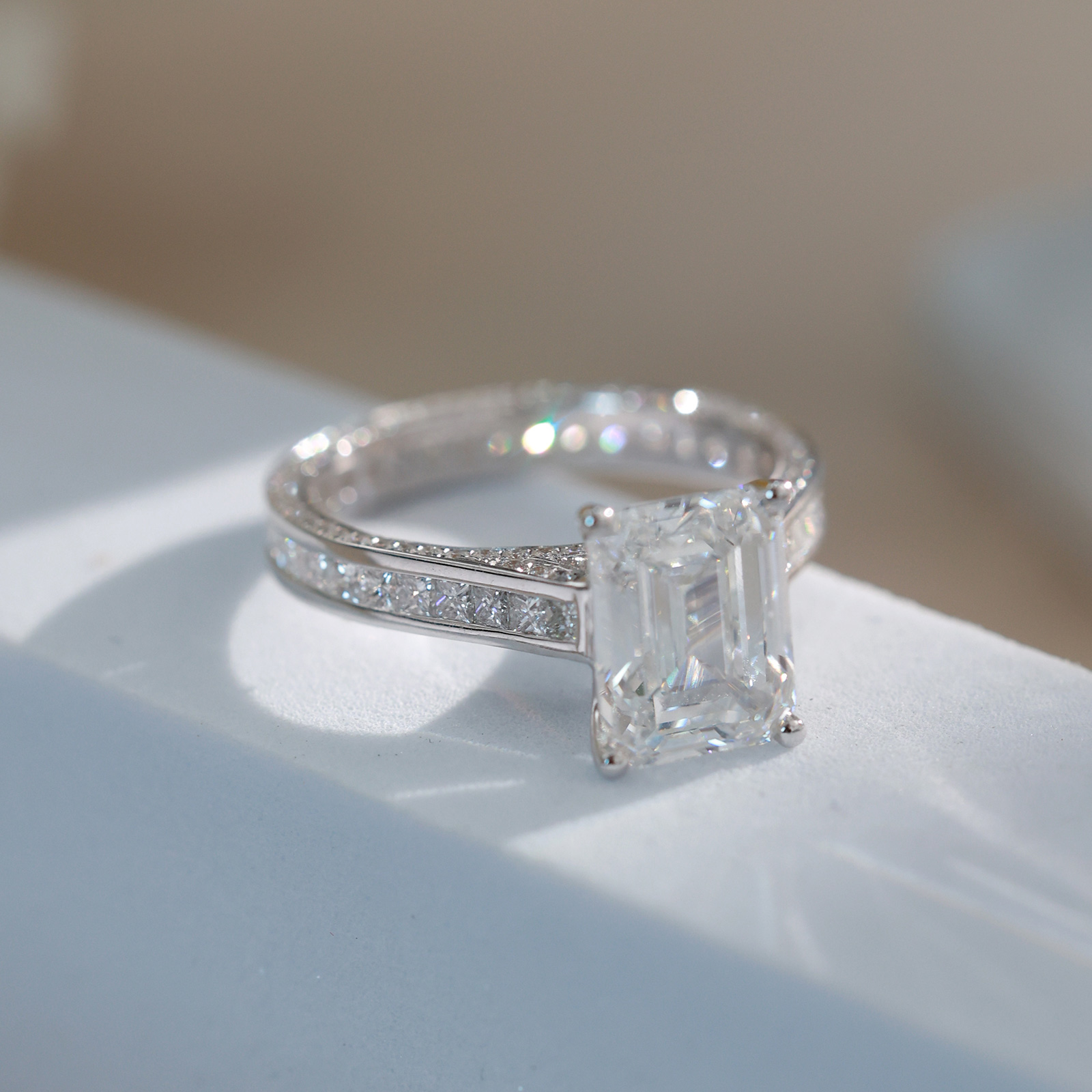 IGI Certificated 3 Ct. Oval Cut Three Stone Lab Grown Diamond Engagement Ring (4.9 Ct. tw.)