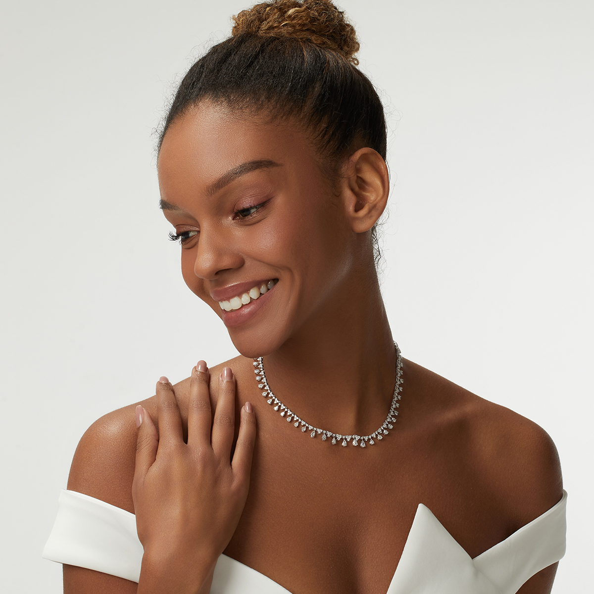  9 Carat Total Weight Mixed Cut Graduating Lab Grown Diamond Dangle Necklace in 18k White Gold