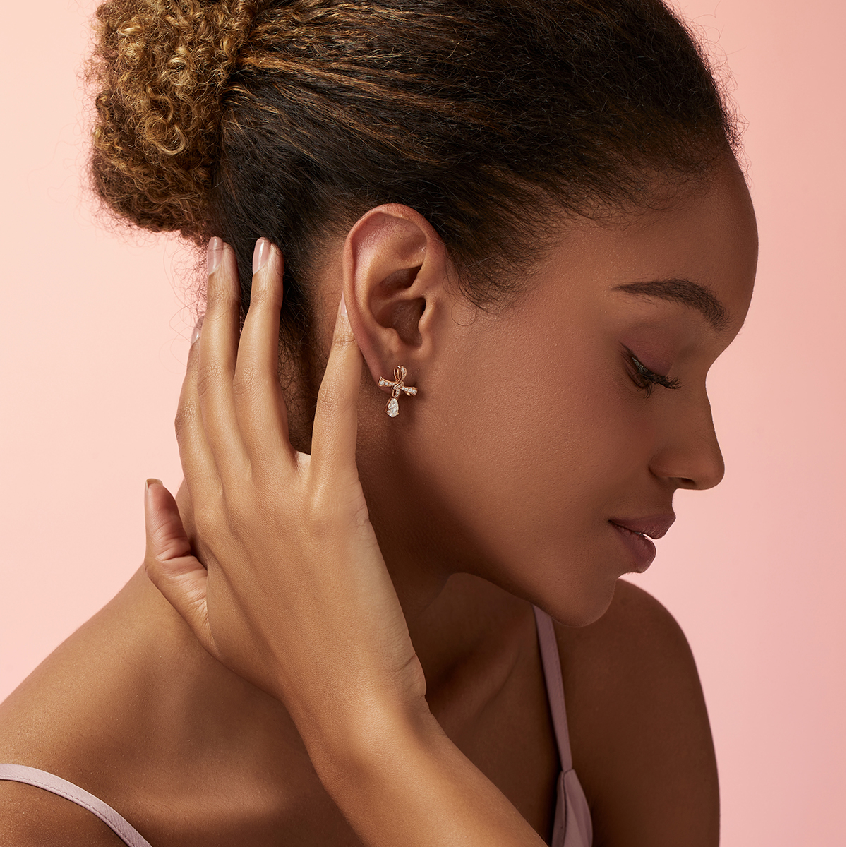 1.2 Carat Total Elegant Diamond Ribbon Bow with Pear Cut Drop Diamond Stud Earring in 18k Rose Gold 