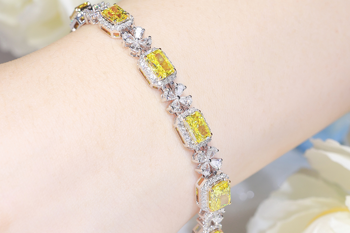 Diamond Jewelry for Corporate Events: Sophistication in the Boardroom