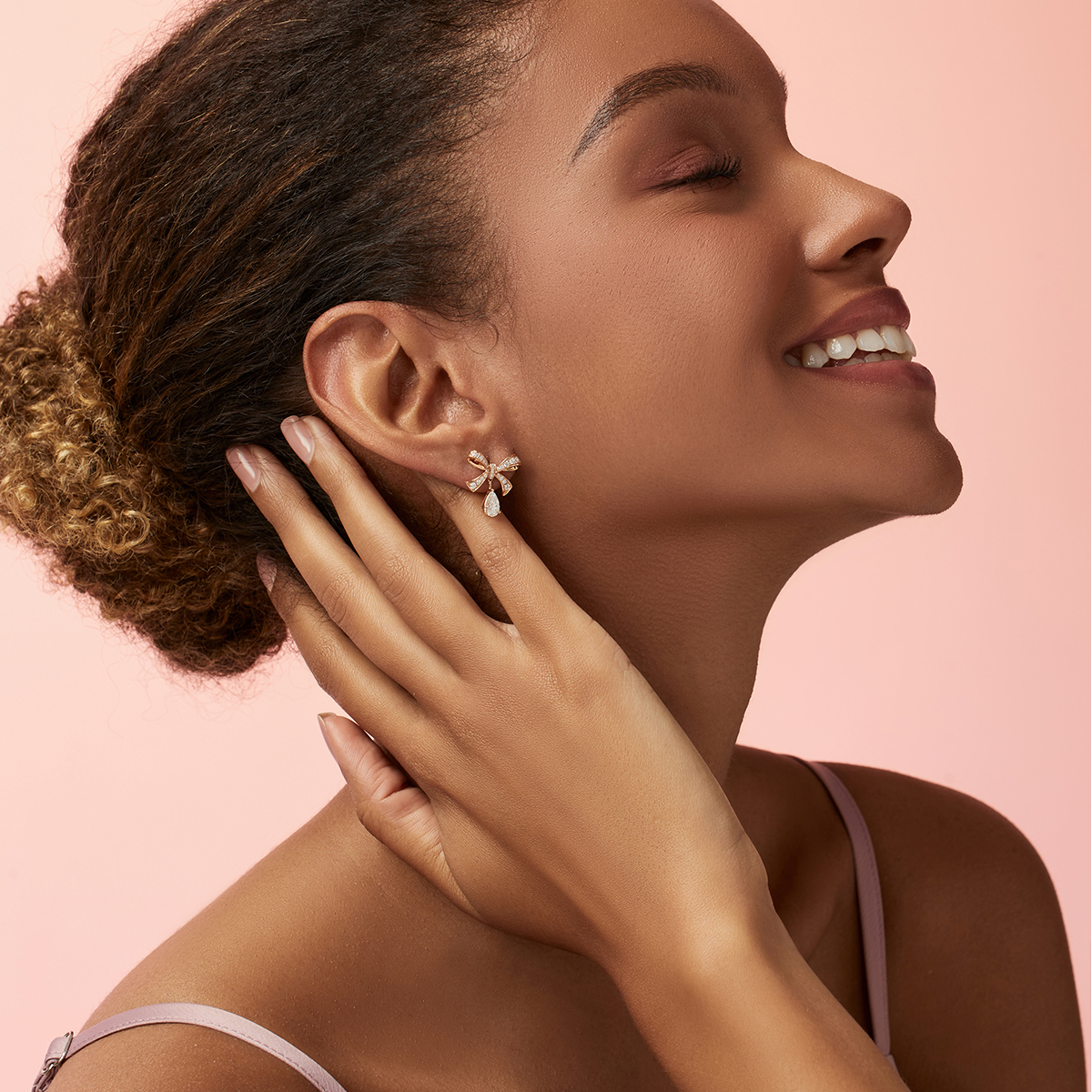 1.2 Carat Total Elegant Diamond Ribbon Bow with Pear Cut Drop Diamond Stud Earring in 18k Rose Gold 
