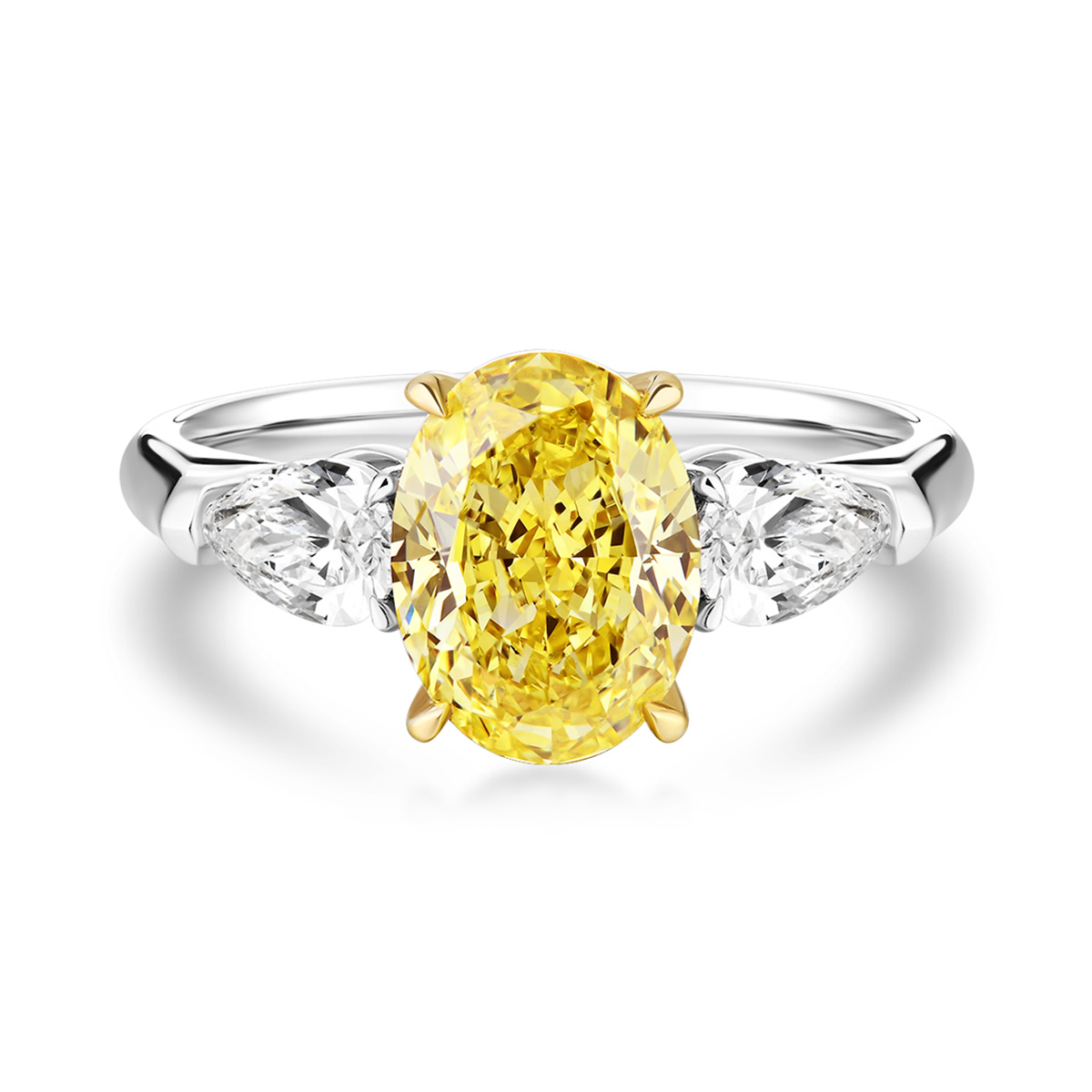How to Choose Between a 3-Stone Diamond and Solitaire Engagement Ring