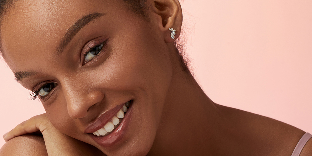 5 Must-Have Diamond Jewelry Pieces for Women in Their 40s and 50s