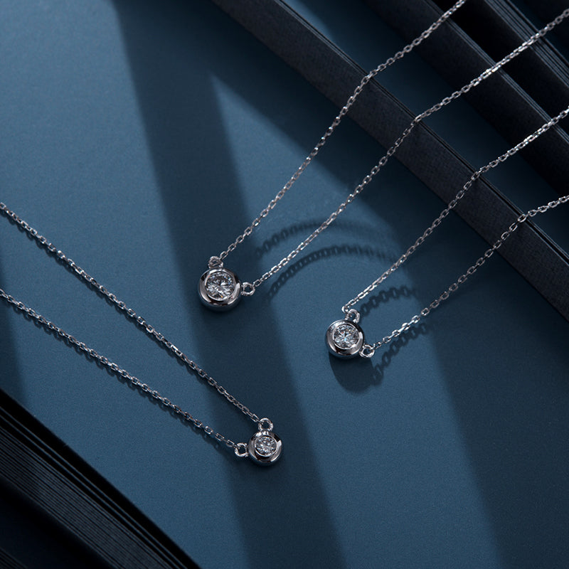 Bezel Set Round Cut Cut Lab Grown Diamond Pendant Necklace in 18k Gold