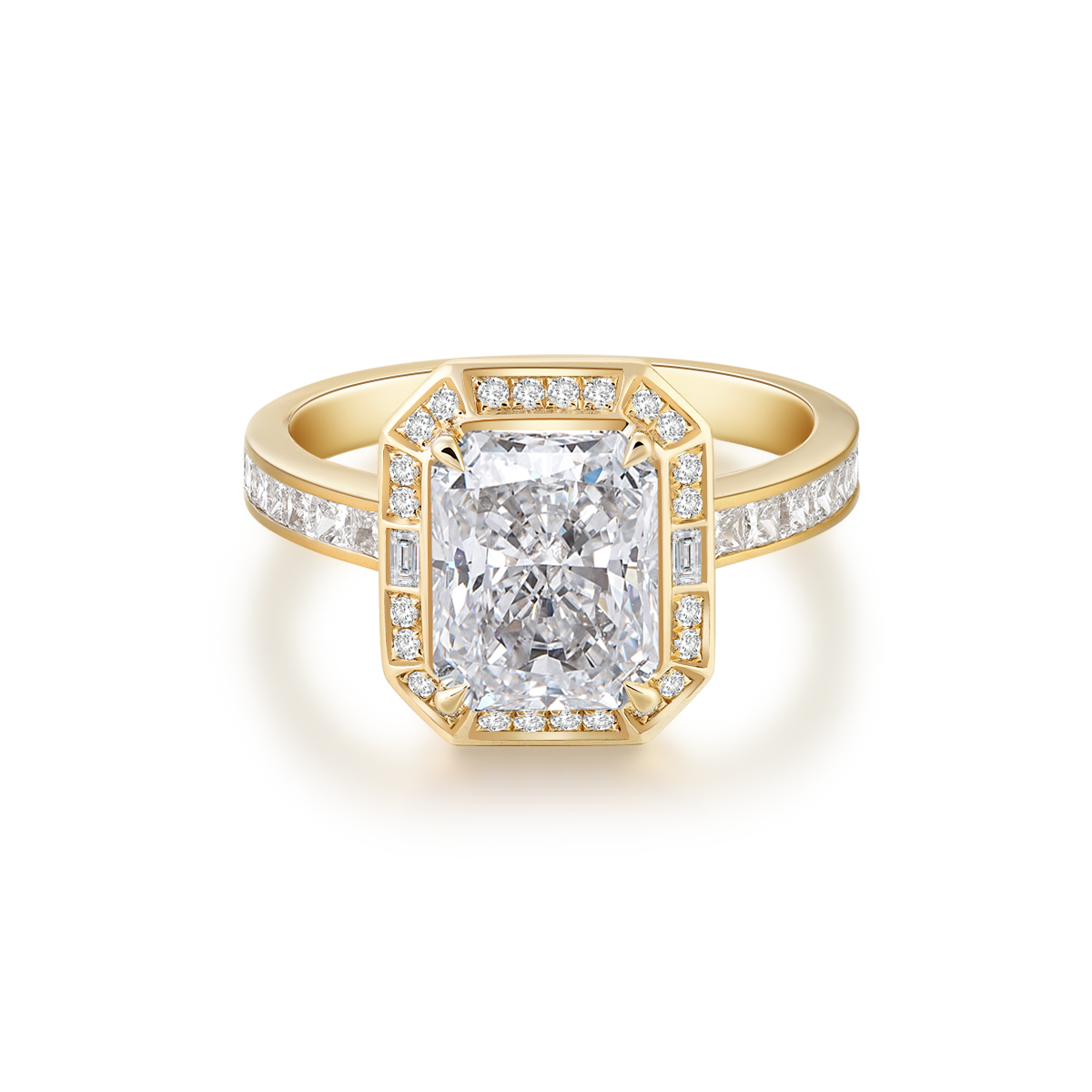 2.6 Carat Center Cushion Cut Lab Grown Diamond Engagement ring in 18k yellow gold (3 Ct Tw), VS, IGI Certified