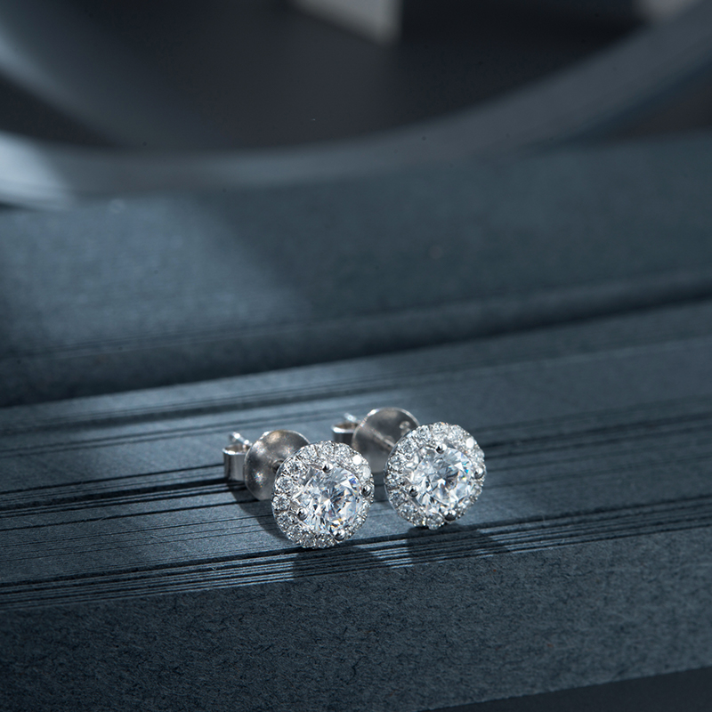 Halo Round Cut Lab Grown Diamond Stud Earrings in 18k Gold( 0.7 Ct Tw)