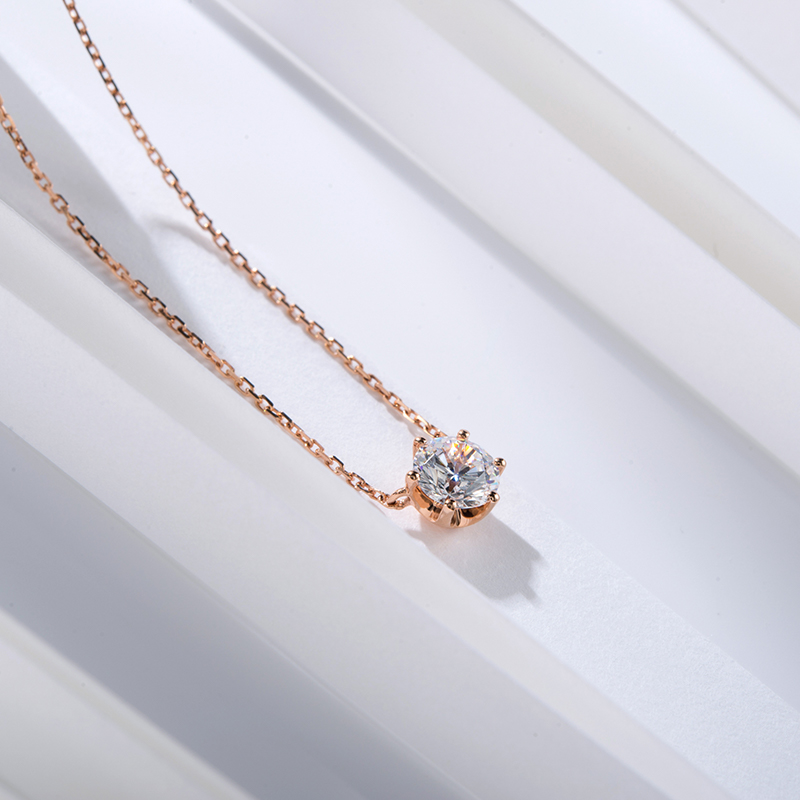 6 Prong Brilliant Round Cut Lab Grown Diamonpendant Necklace in 18k Gold (1 Ct Tw)