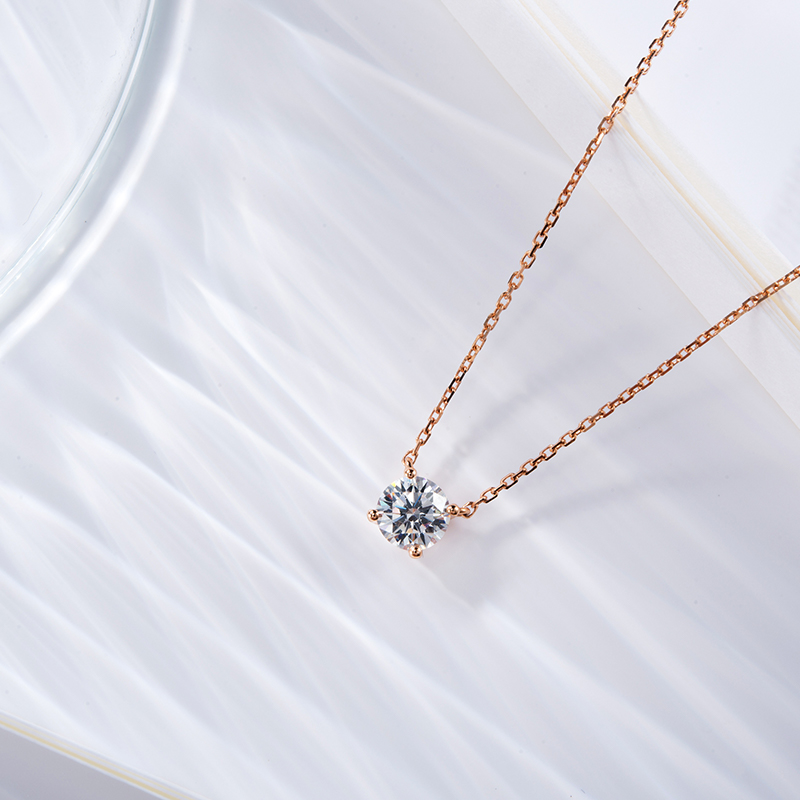 4 Prong Brilliant Round Cut Lab Grown Diamonpendant Necklace in 18k Gold ( 0.7 Ct Tw)