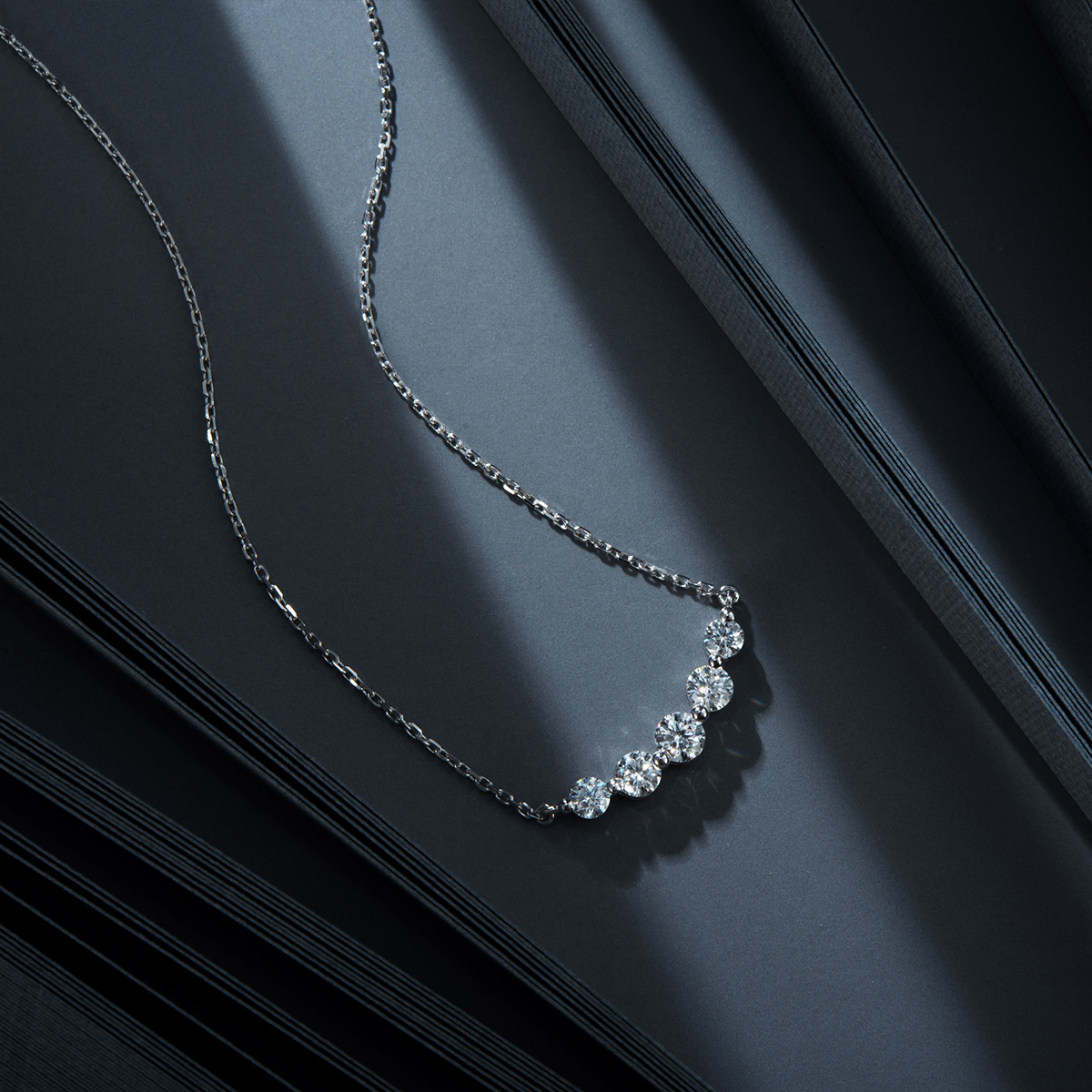 5 Stone Round Cut Lab Grown Diamond Smile Bar Necklace in 18k Gold  ( 0.5 Ct Tw)