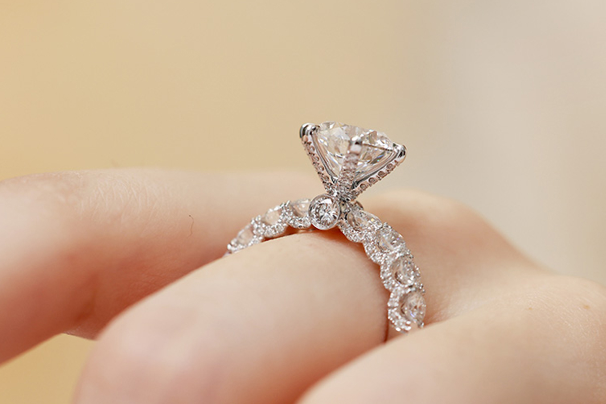 The Fascinating History of Lab Grown Diamonds: Unveiling Their Origin in the Gem Industry