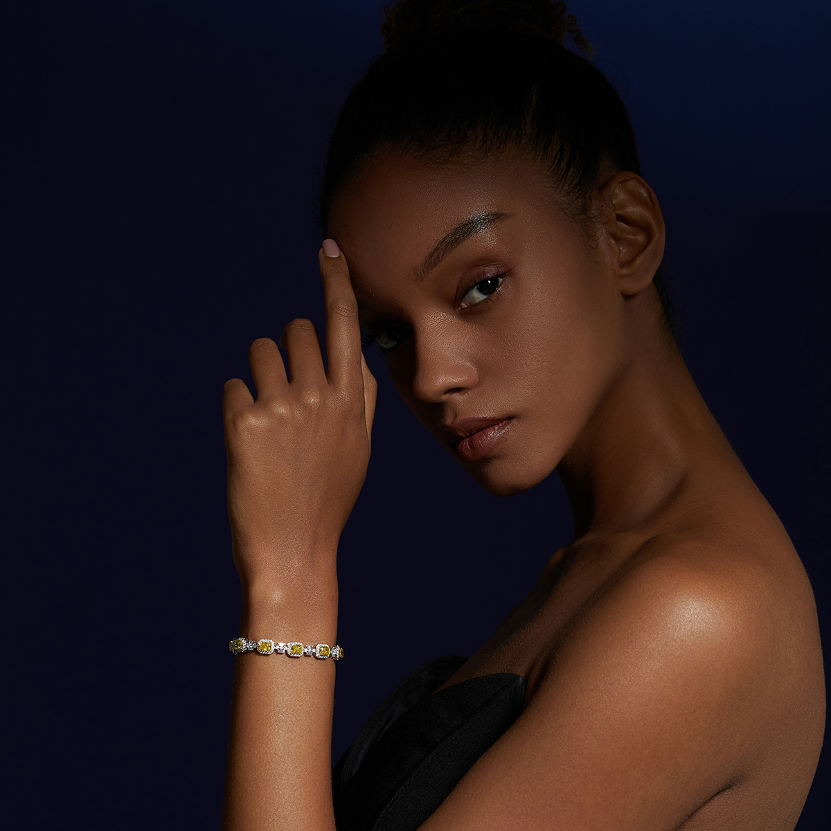Diamond Bracelet vs. Other Accessories: The Ultimate Party Look Showdown