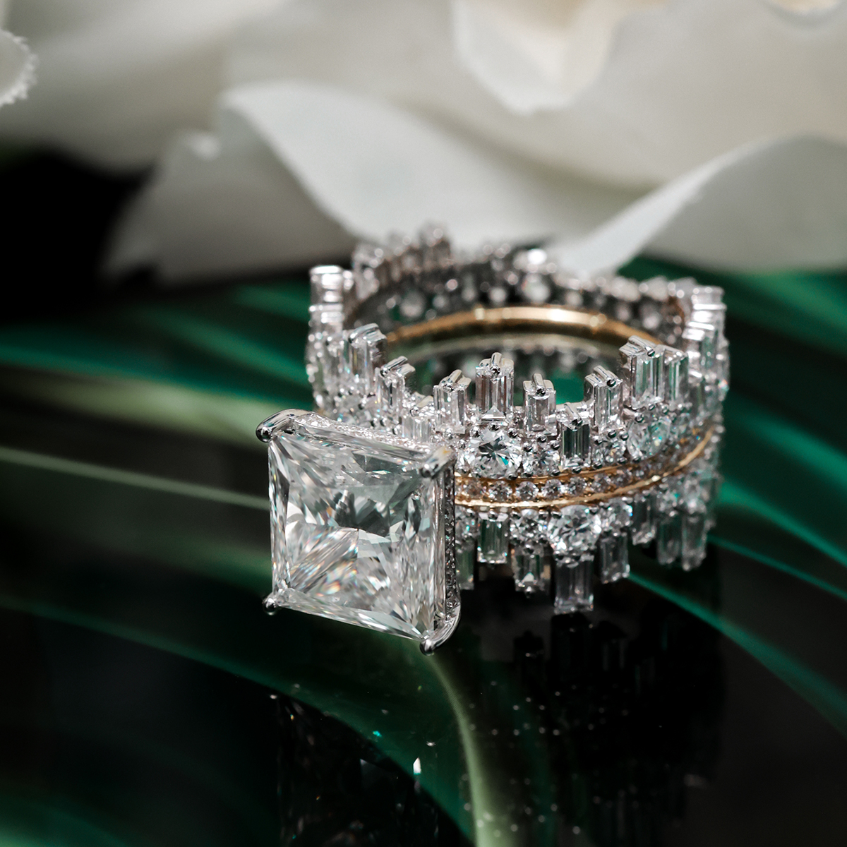 Chic Diamond Jewelry Trends: 2024 vs. Past Years