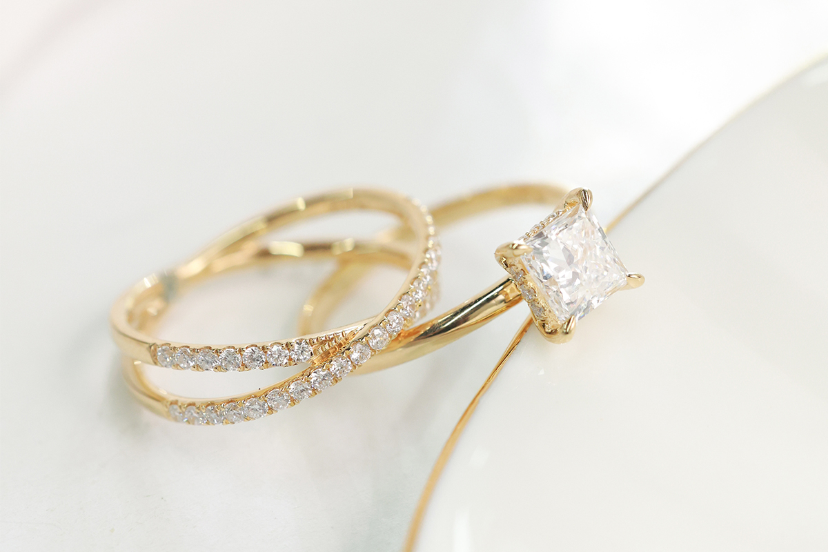 New Year's Eve Glamour: Diamonds for the Perfect Party Look