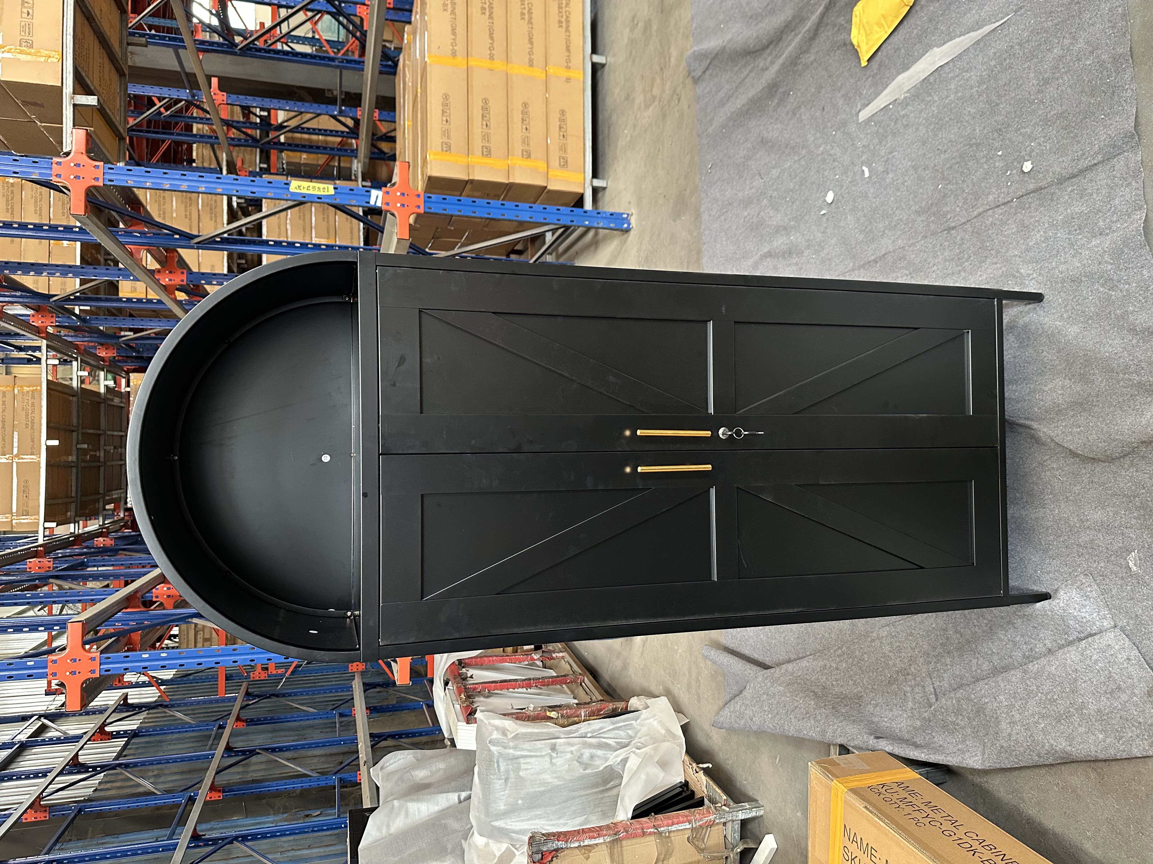 Arch to open inside a draw cabinet black拱对开内一抽柜黑