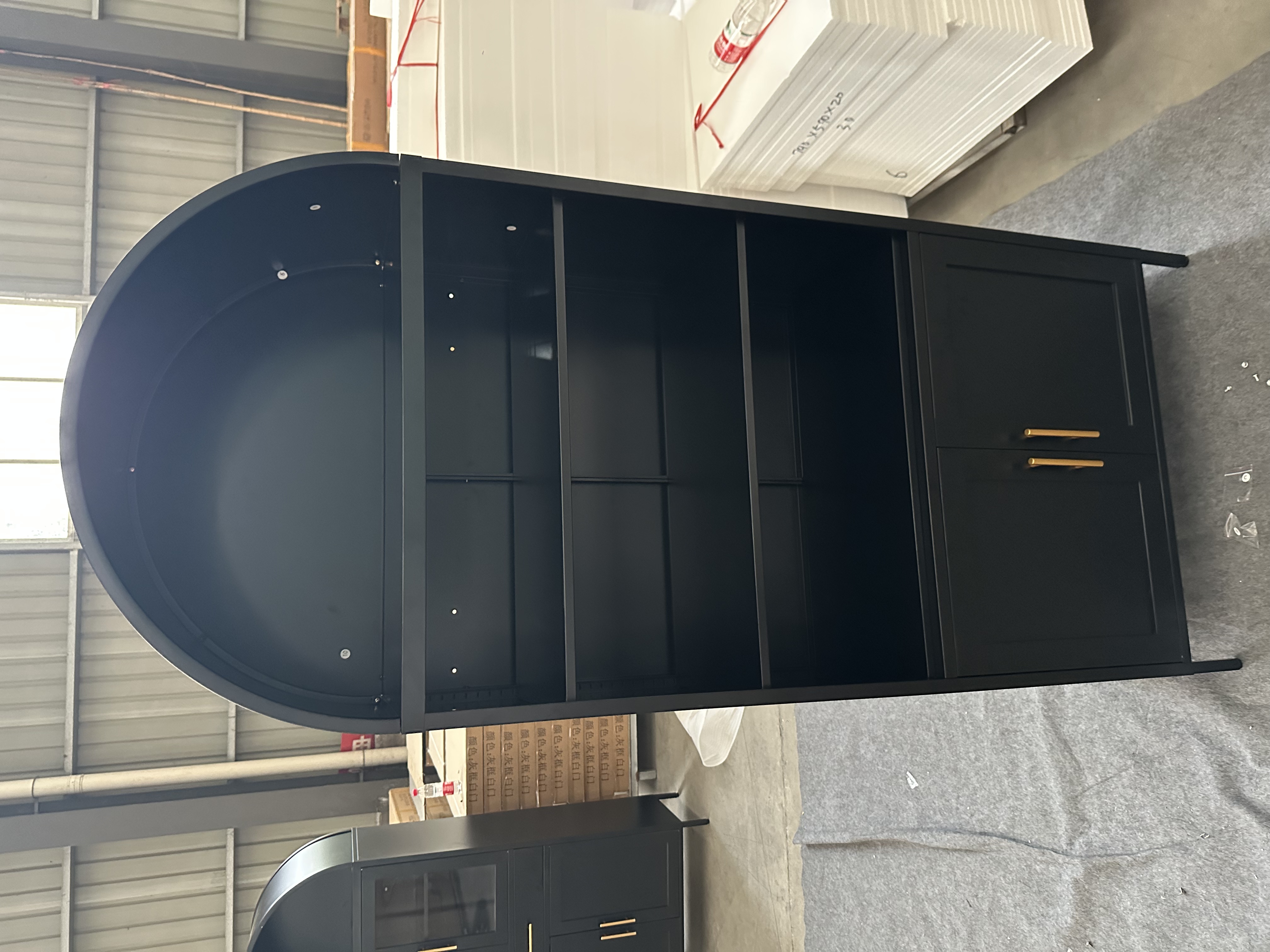 Arch over the iron open cabinet black拱上空下铁对开柜黑