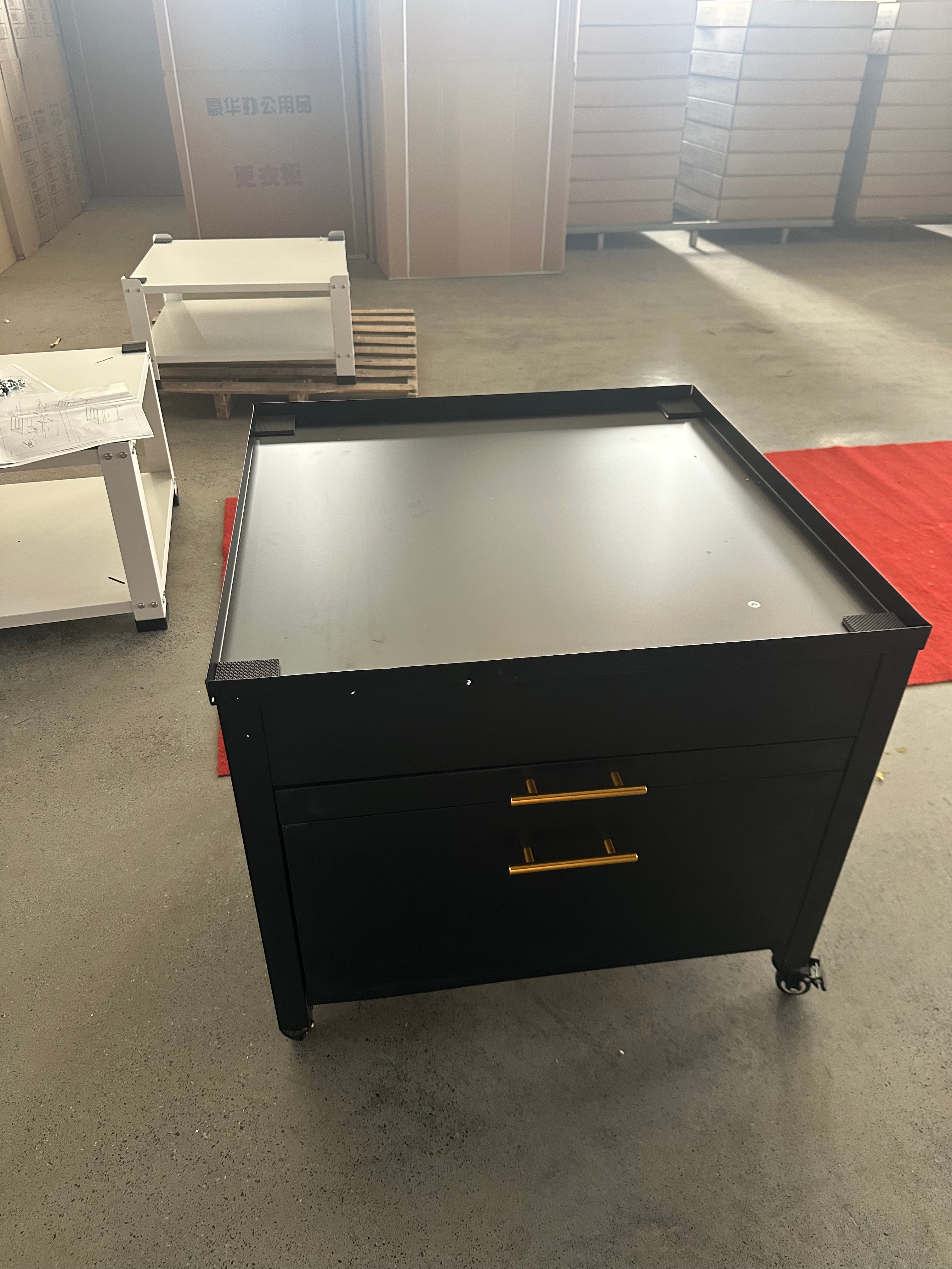 A draw-wheel laundry cabinet black一抽带轮洗衣机柜黑