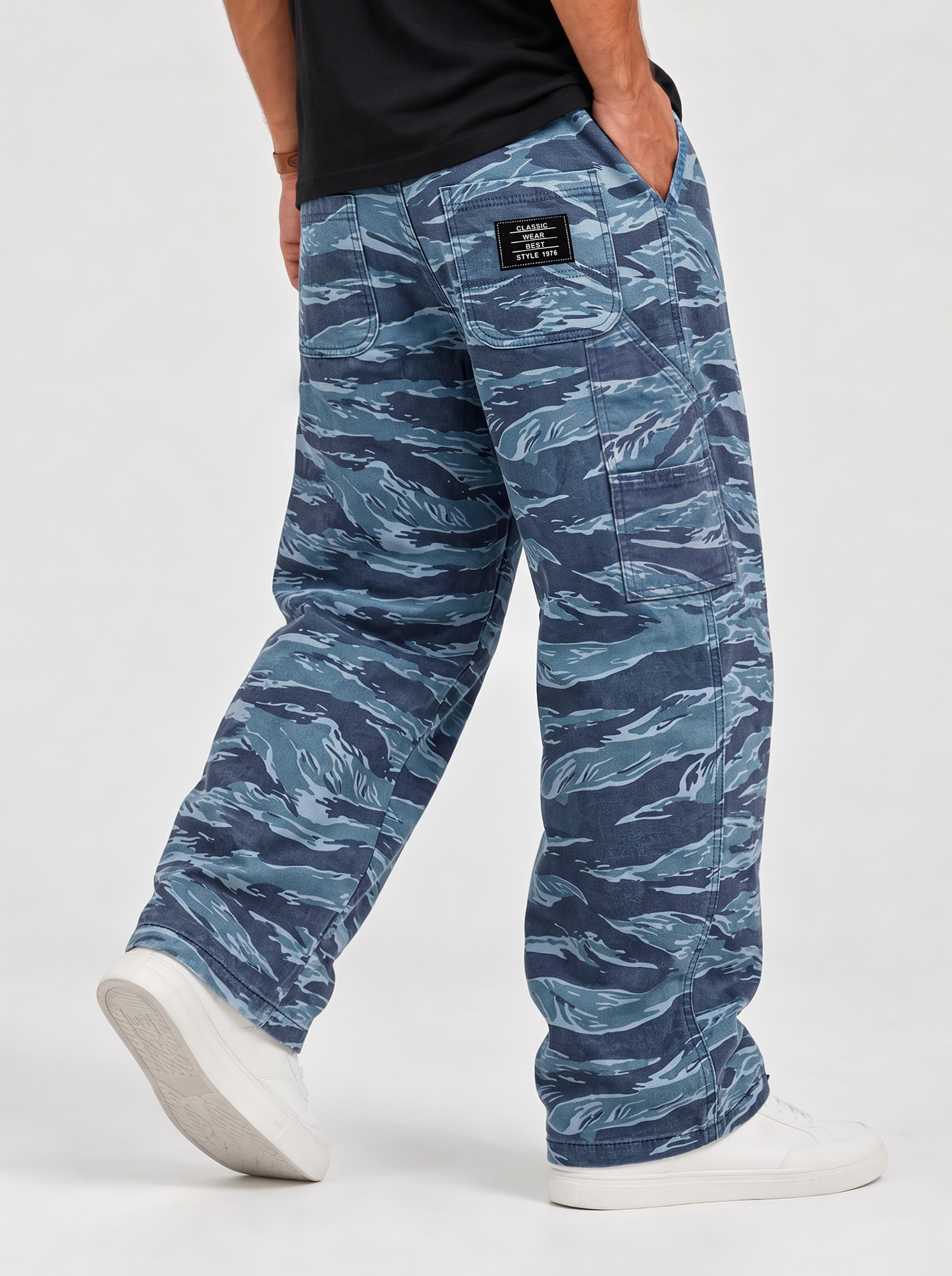 Men's Camouflage Multi-Pocket Casual Cargo Pants with Embroidered Logo