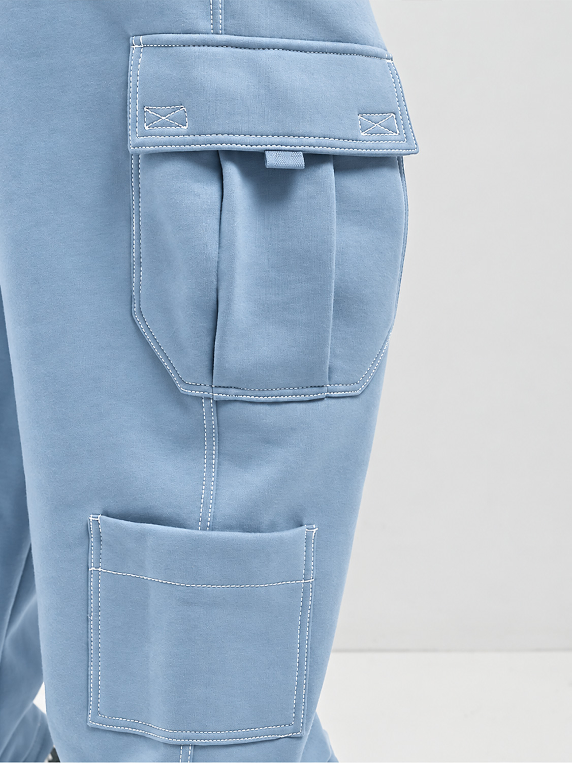 Men's Comfortable Casual Cargo Pants with Multiple Pockets and Embroidered Logo