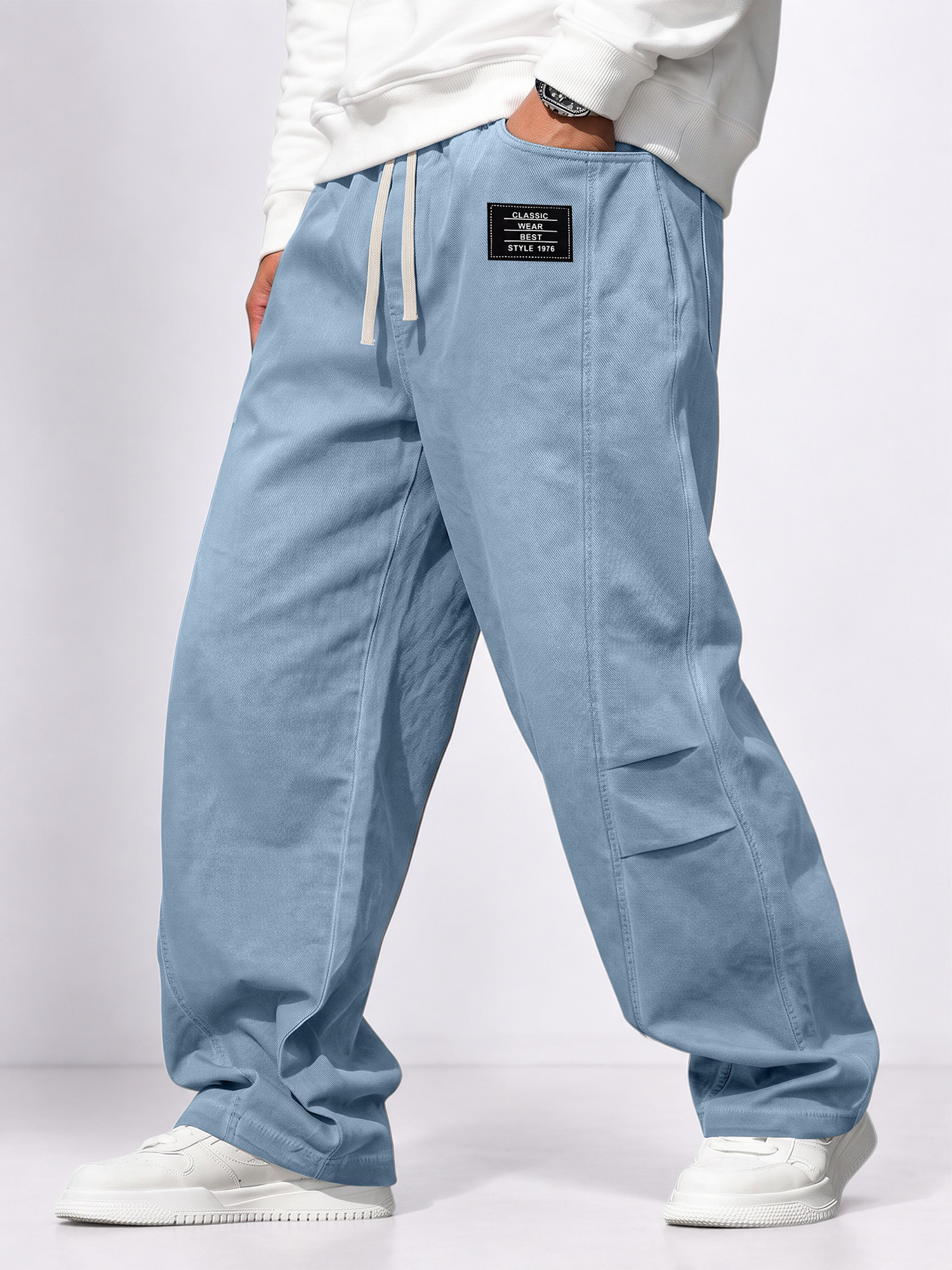 Men's Embroidered Logo Paneled Pleated Casual Trousers