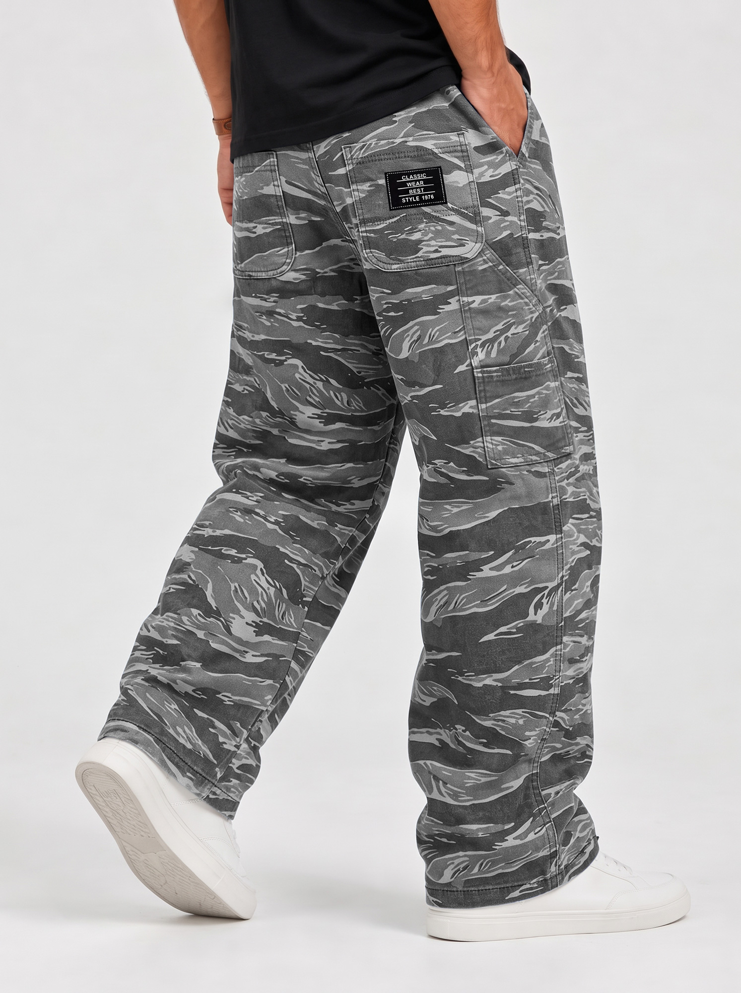 Men's Camouflage Multi-Pocket Casual Cargo Pants with Embroidered Logo