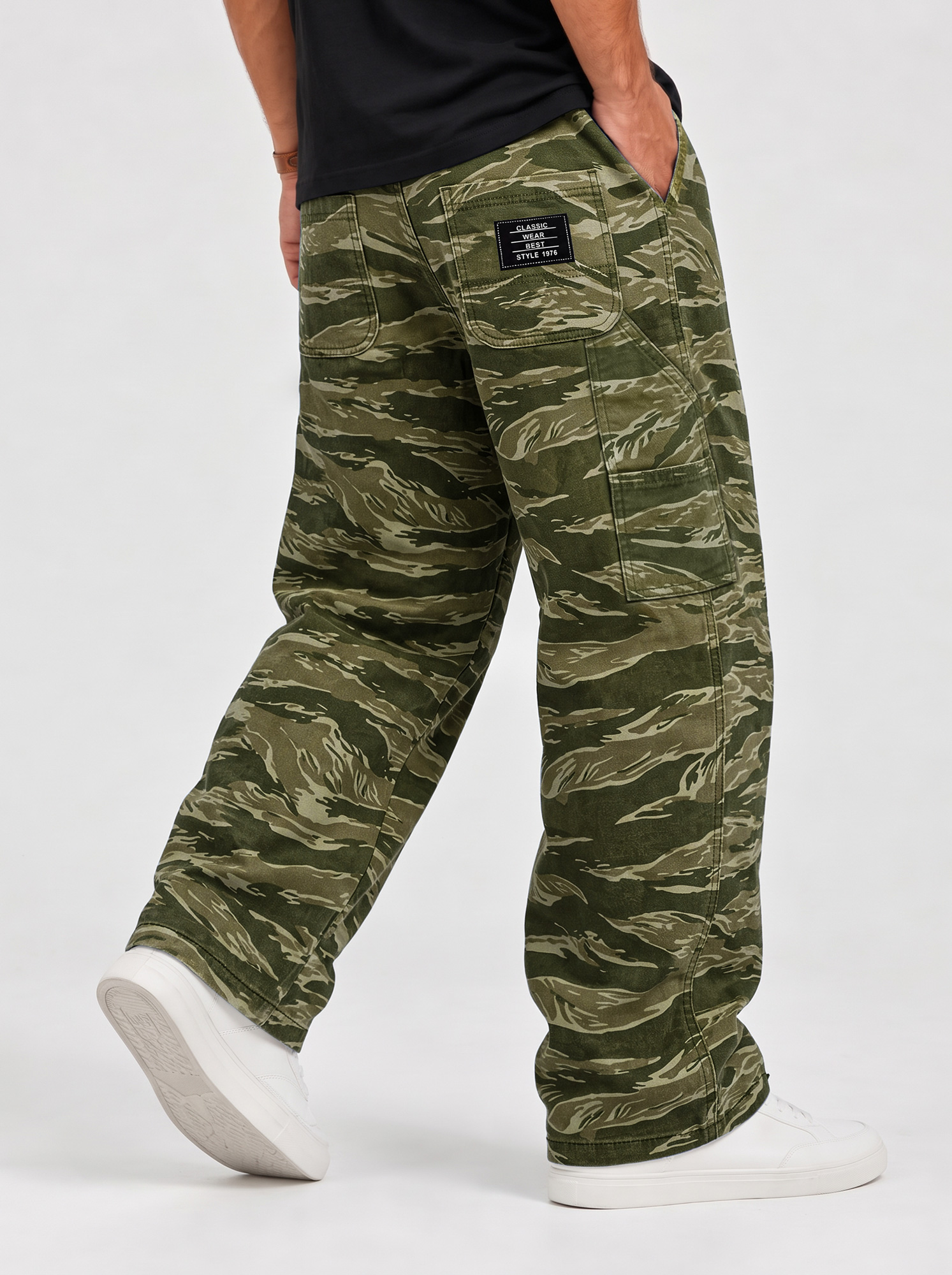 Men's Camouflage Multi-Pocket Casual Cargo Pants with Embroidered Logo