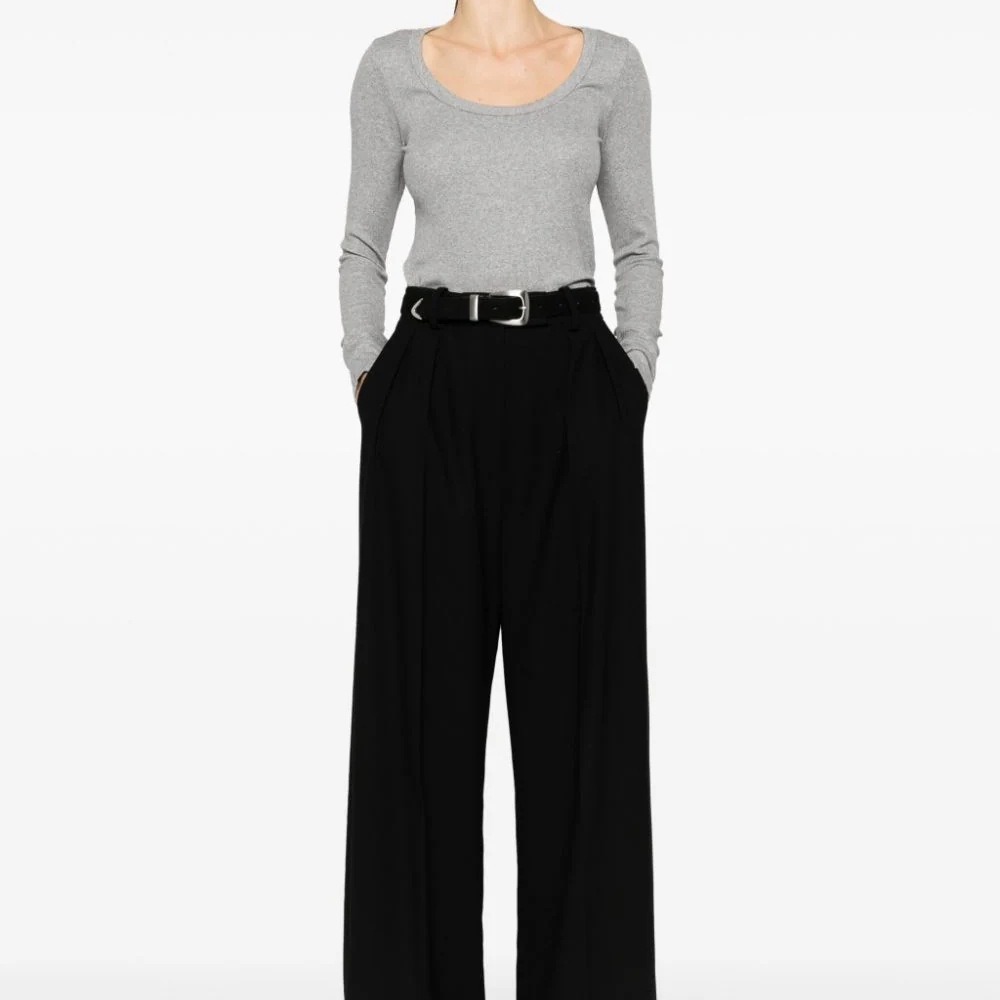 Underlay shirt slimming and minimalist long sleeved T-shirt with low round neck U-shaped top