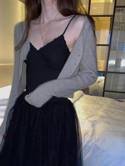 Ballet style suspender slim fit long skirt with mesh splicing for a long style