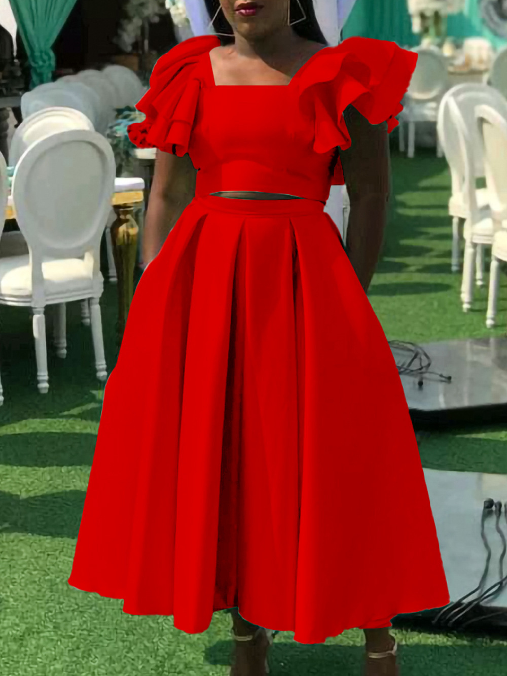 New solid color ruffled collar top with large skirt hem and skirt set