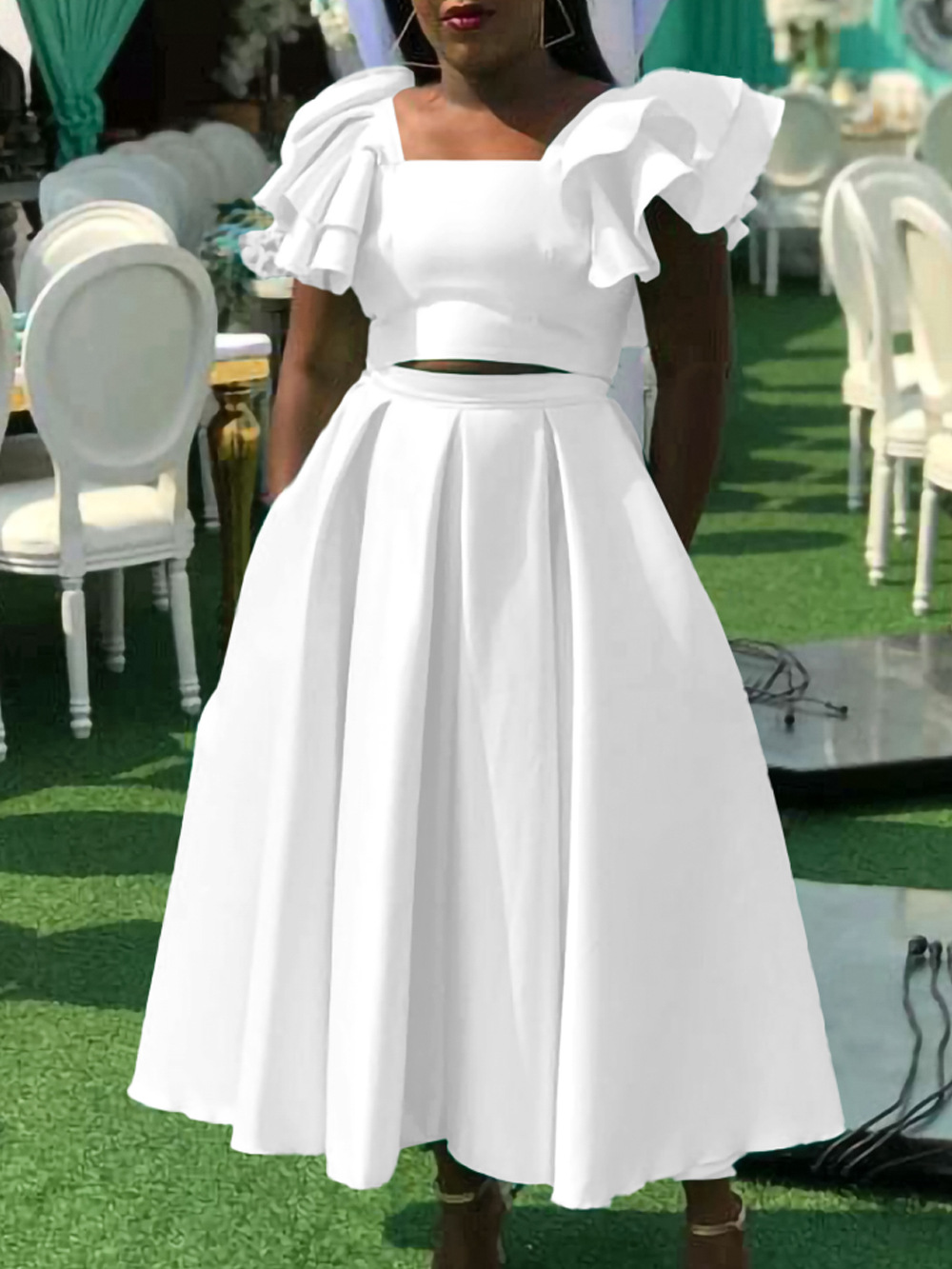 New solid color ruffled collar top with large skirt hem and skirt set